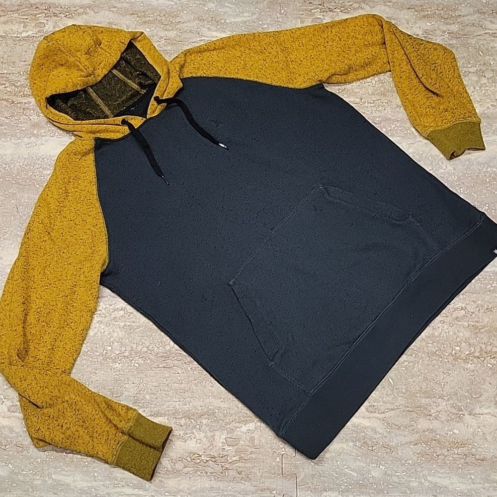 HURLEY MENS HOODIE SIZE XL